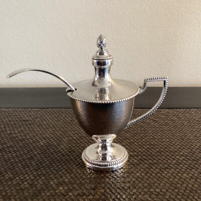 zilveren mosterdpot