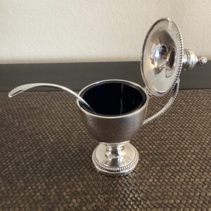 zilveren mosterdpot