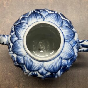 chinees trekpotje met zilveren knop