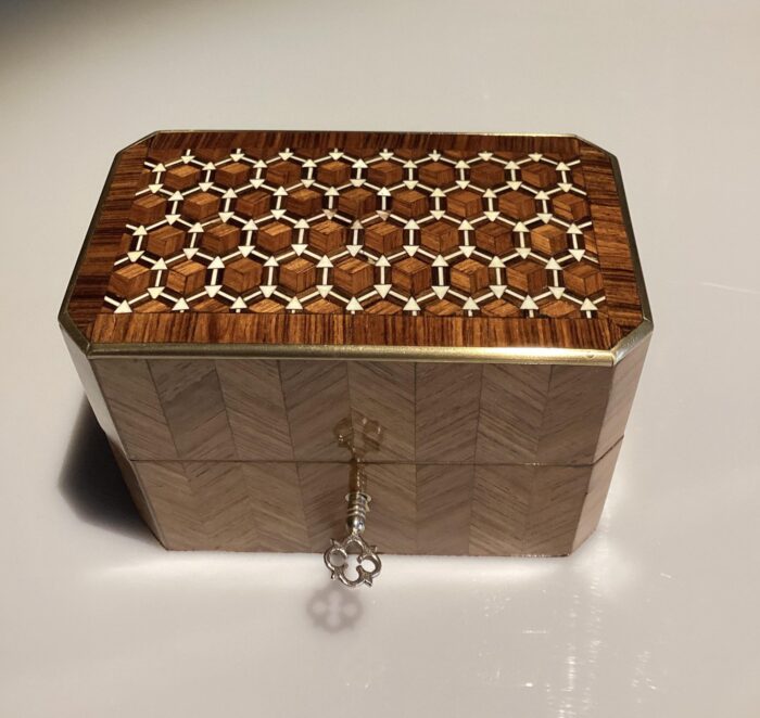 parfumdoosje met marquetry