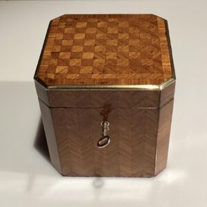 theekistje met marquetry