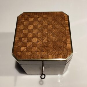 theekistje met marquetry