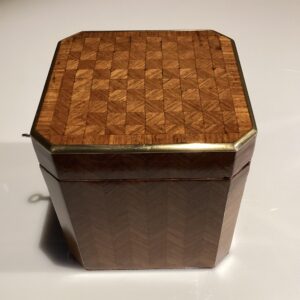 theekistje met marquetry