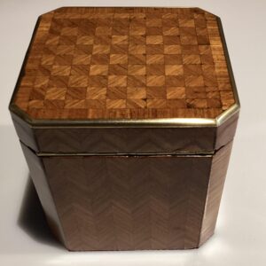 theekistje met marquetry