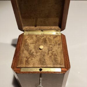 theekistje met marquetry
