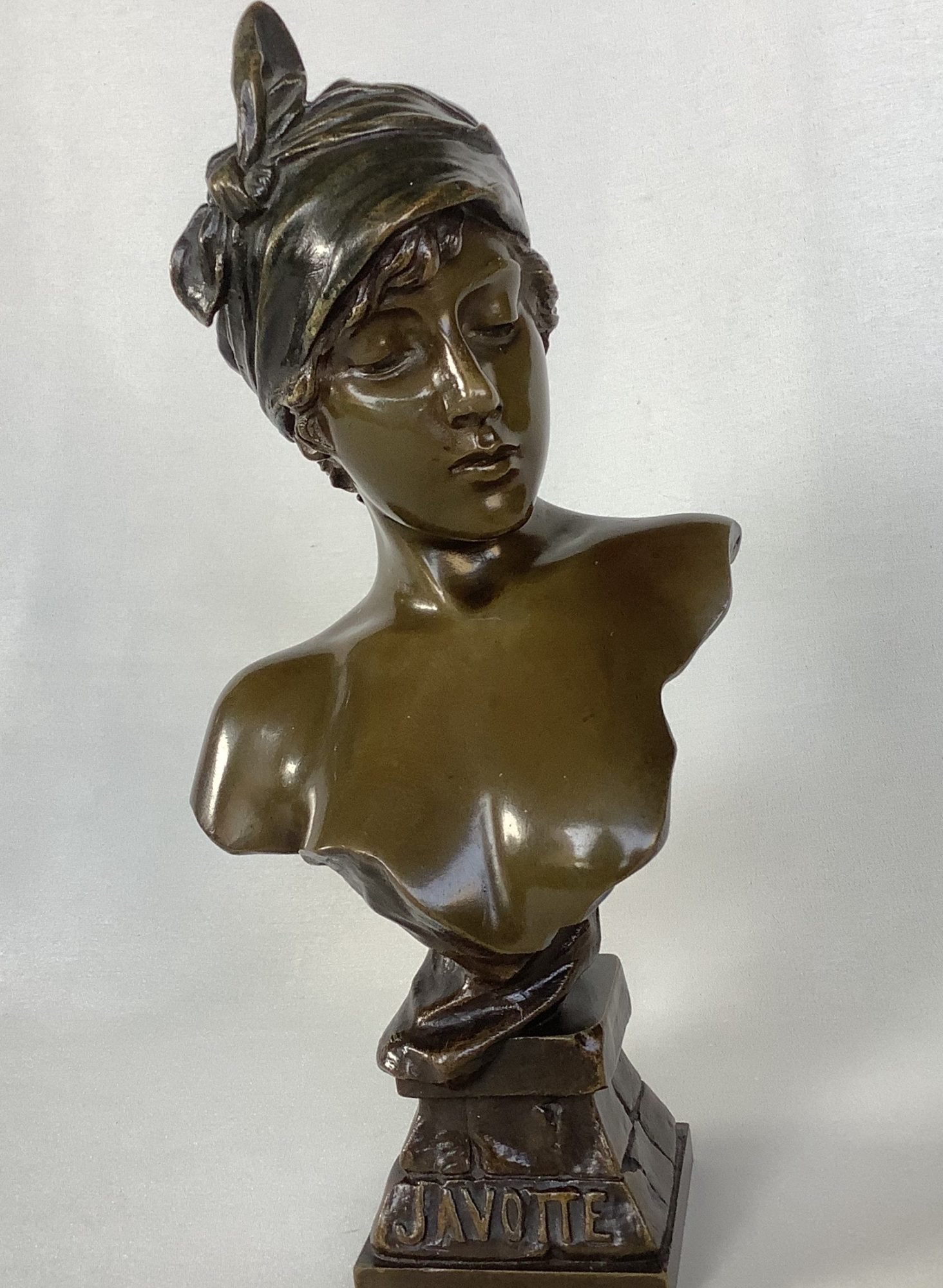 Emmanuel Villanis - Bronzen vrouwenbuste 