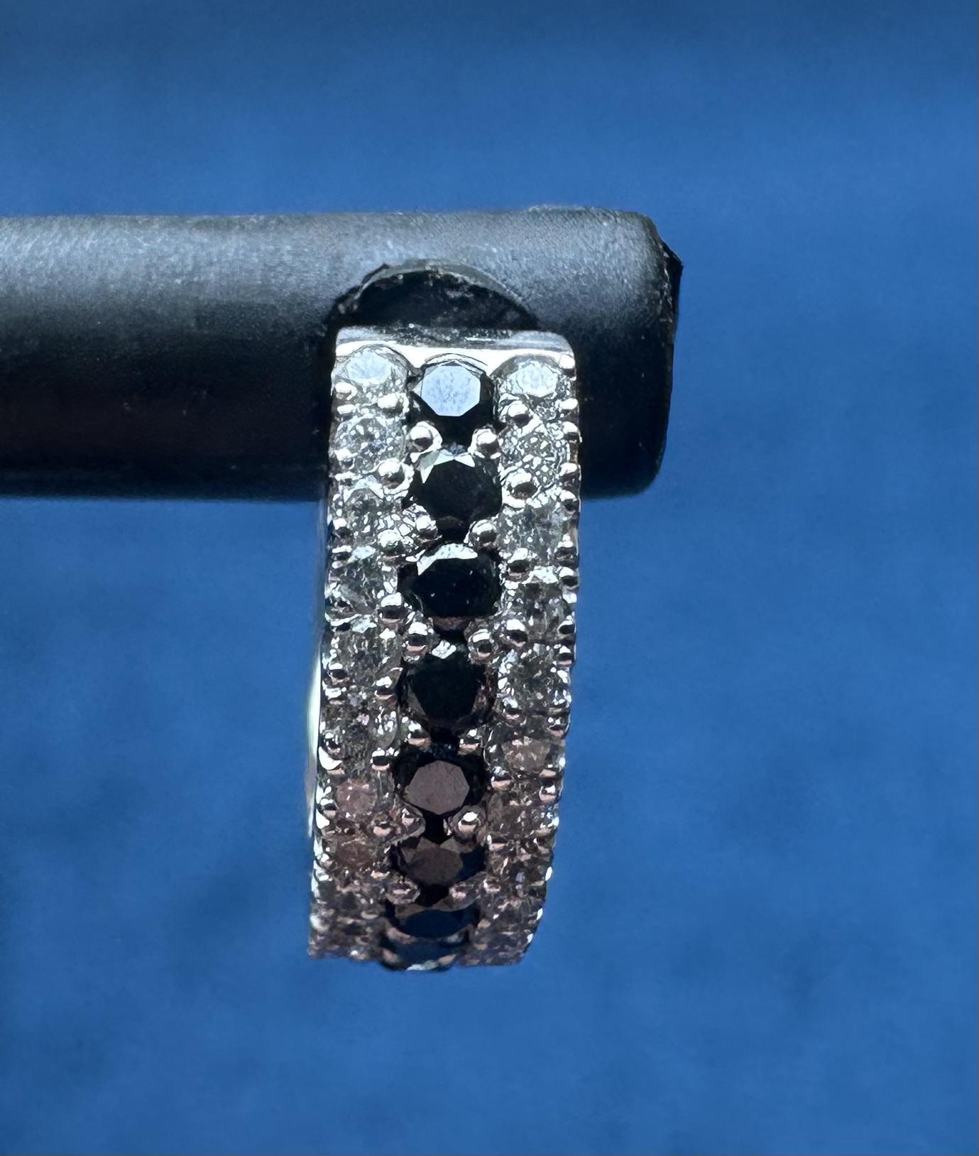 Paar wit gouden oorringen met Diamant – 14 krt