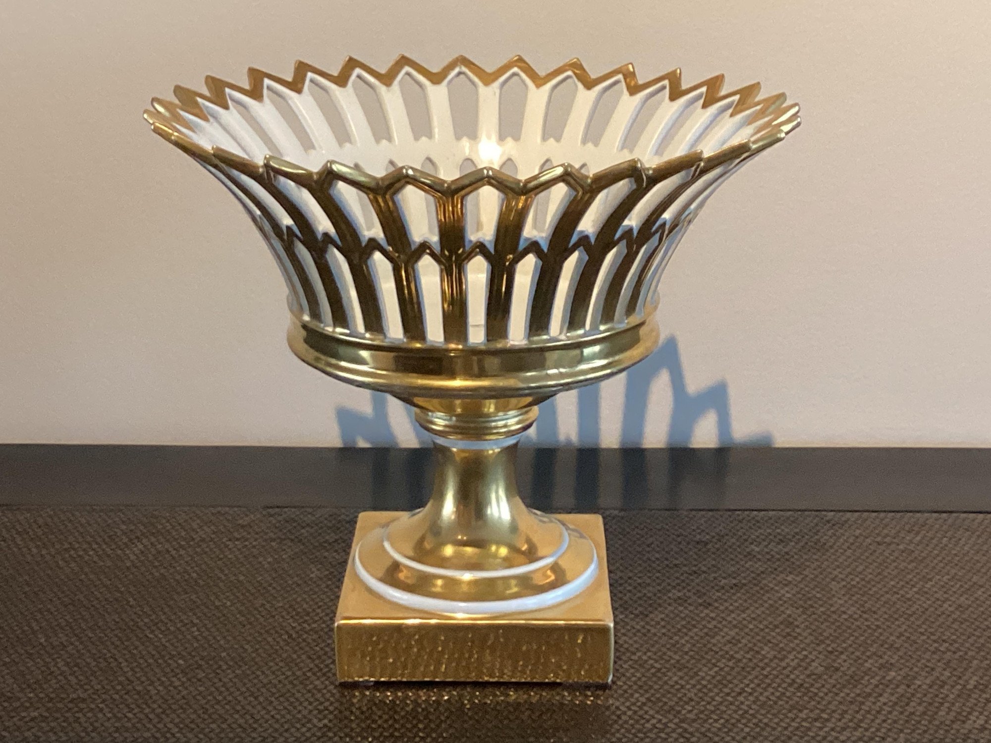 Empire – Porcelaine de Paris – Corbeille – ca. 1825